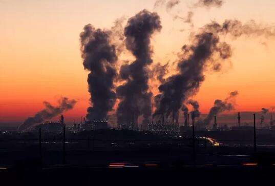 生態(tài)環(huán)境部：“五個(gè)精準(zhǔn)”應(yīng)對秋冬季大氣污染 重污染次數(shù)同比減50%